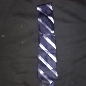 Roundtree and York tie